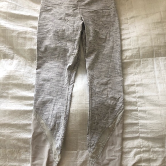 Lululemon scalloped crops - Picture 4 of 4